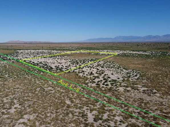 Avenue L8, Palmdale, CA 93552