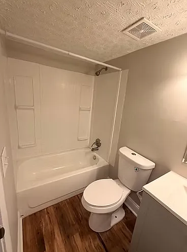 719 Elliott Ave #8 — Photo 4