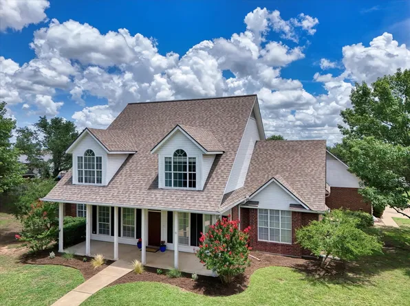 838 Country Lane Dr, Mc Gregor, TX 76657