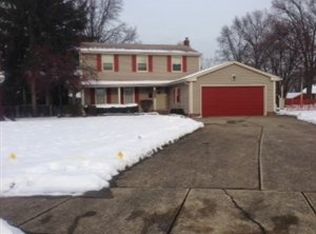 22236 Sycamore Dr, Fairview Park, OH