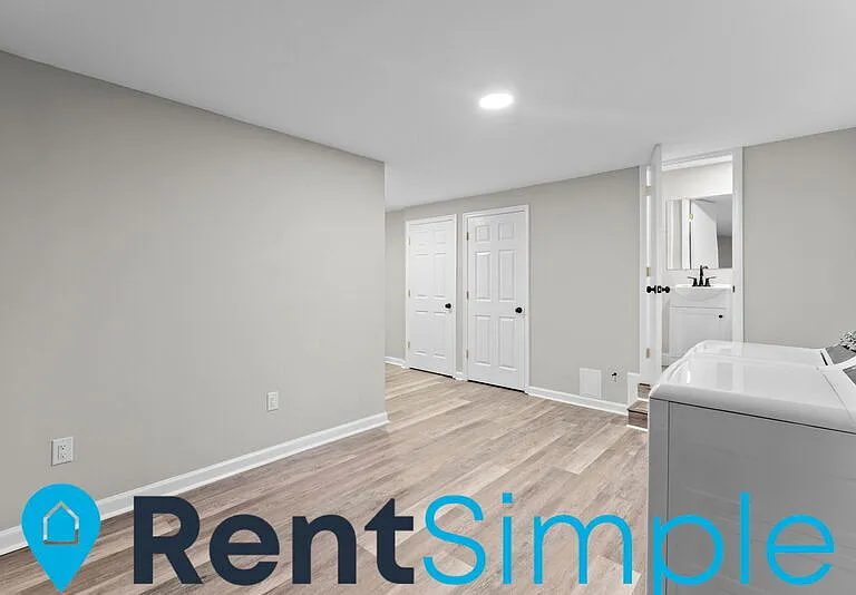 1850 Picadilly Cir — Photo 35