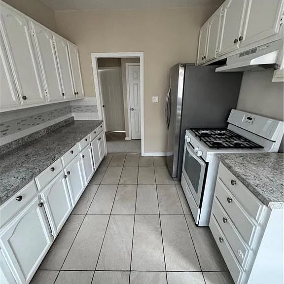 1046 S Citrus Ave — Photo 31