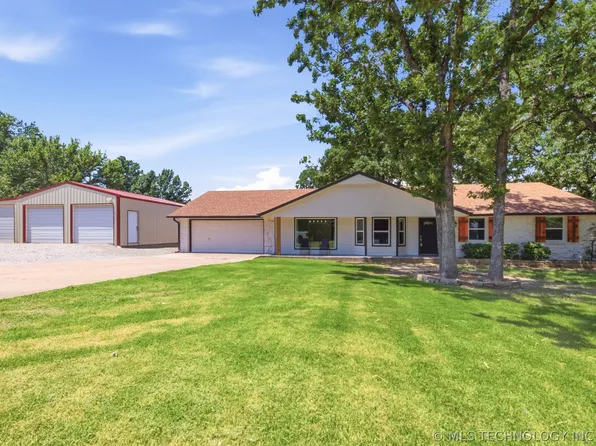 8208 Webb Dr, Tulsa, OK 74131