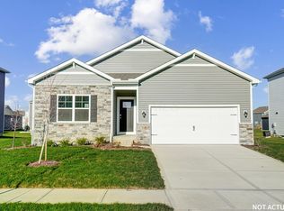 128 Vine Grove Dr, Circleville, OH 43113