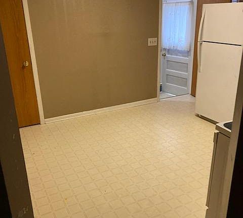 3rd image of 915 S 69th St