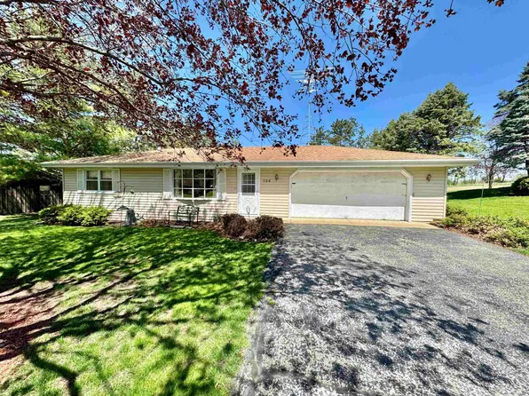 124 Washington St, Darien, WI 53114