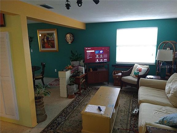 4th image of 1276 Edenville Ave