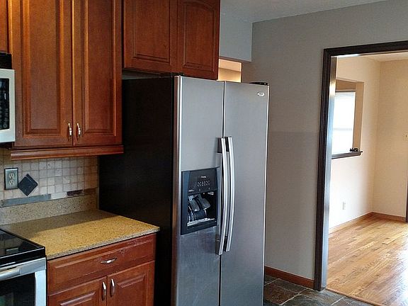 All kitchen appliances stay