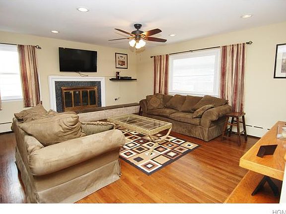 3rd image of 1610 Mamaroneck Ave