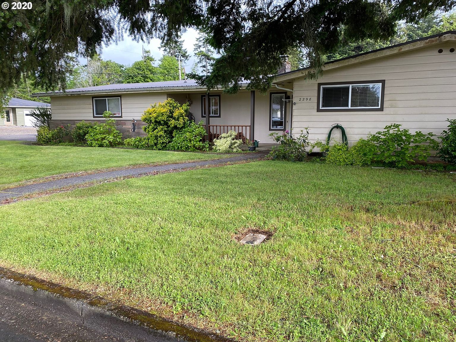 2298 17th St Florence Or 97439 Zillow