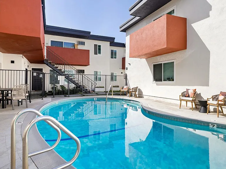 Kling Trio Apartments — Photo 8