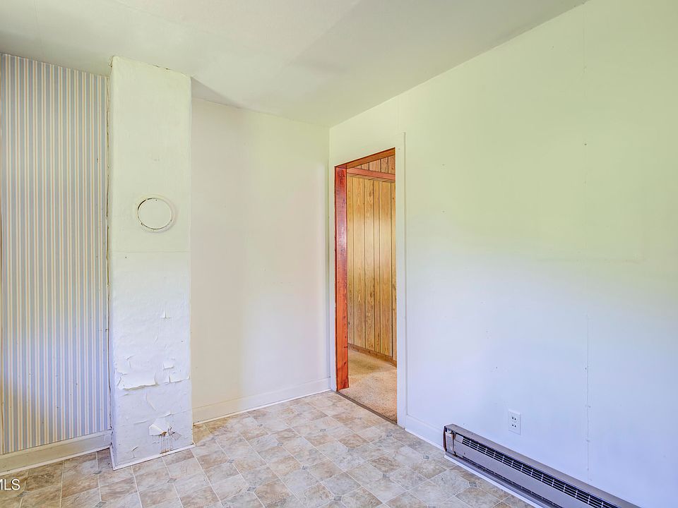 10th image of 2346 Carolina Ave