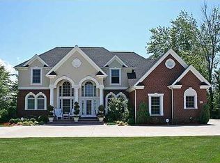 3035 Cloverbank Rd, Hamburg, NY 14075