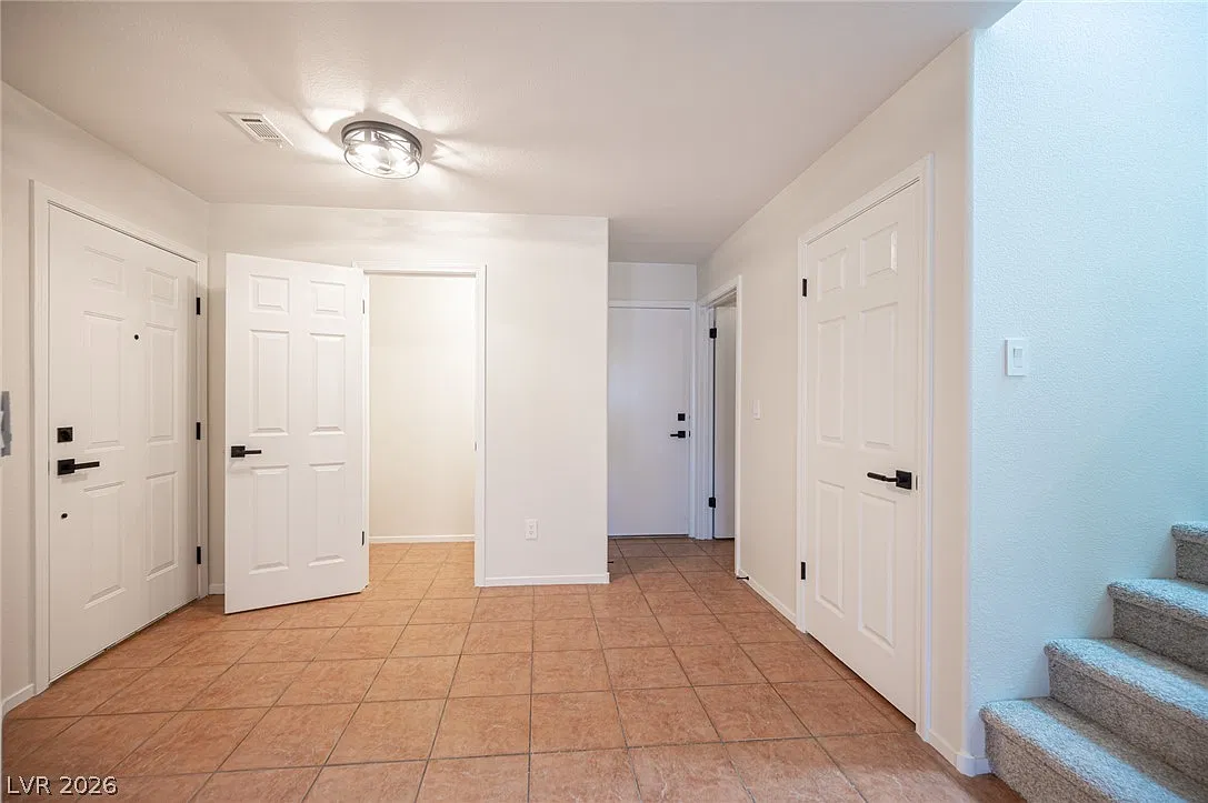 4 bed, 2.5 bath, 2138 sqft, $2,300 — Photo 4