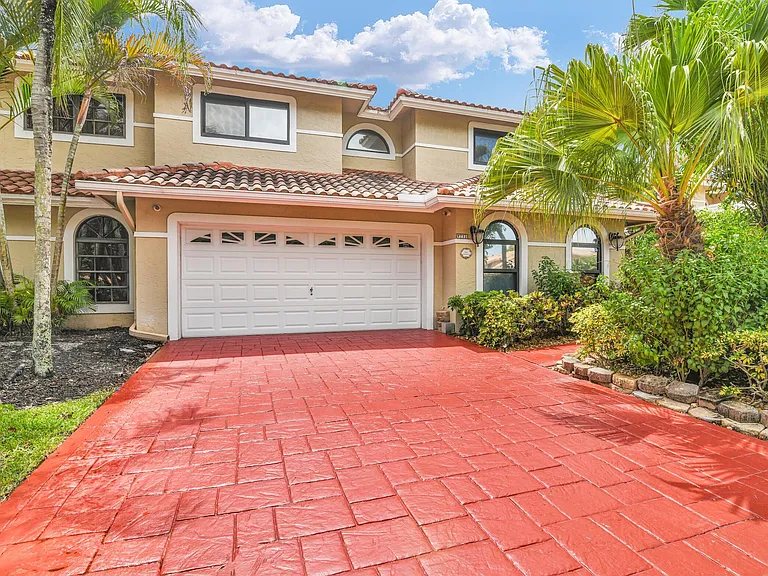 753 Villa Portofino Cir — Photo 2