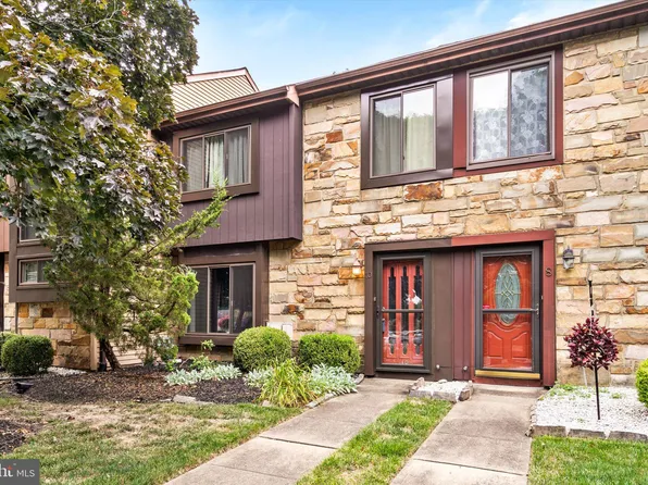 10 Topaz Ln, Hamilton, NJ 08690