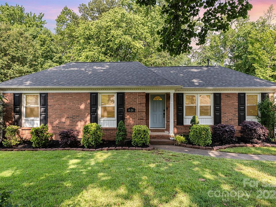 1st image of 4924 Farm Pond Ln