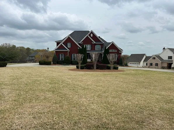 5321 Retreat Dr, Flowery Branch, GA 30542