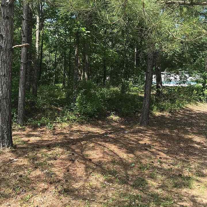 2nd image of 625 Pine Rd