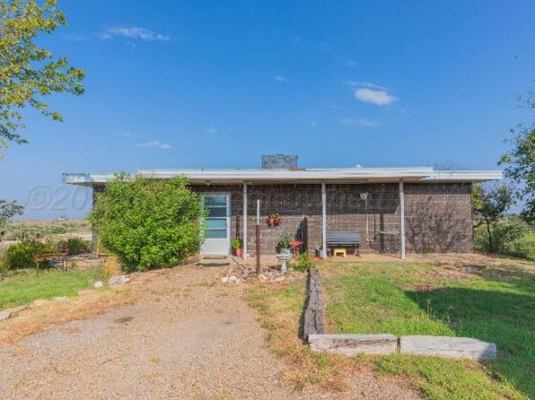912 Hillside Dr, Fritch, TX 79036
