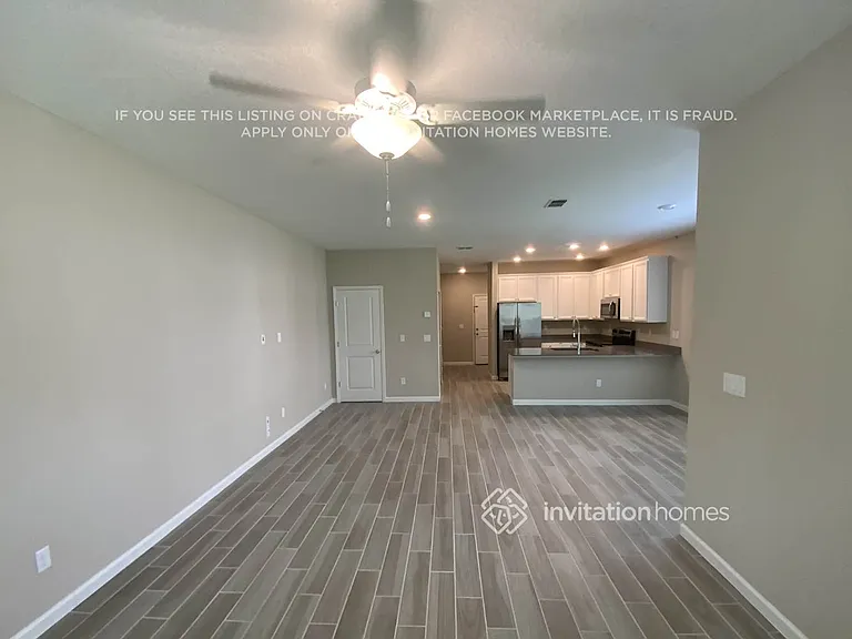 667 Cherry Ridge Dr — Photo 2