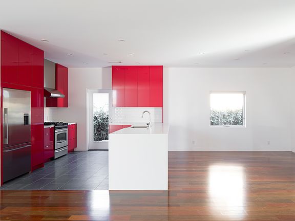 4th image of 3409 Caroline Ave