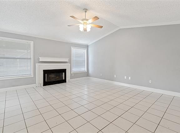 4th image of 1214 High Valley Dr