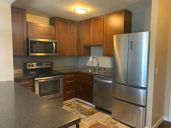 2nd image of 710 E 200 S Penthouse 1