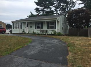 958 Pine Hill Dr, New Bedford, MA 02745