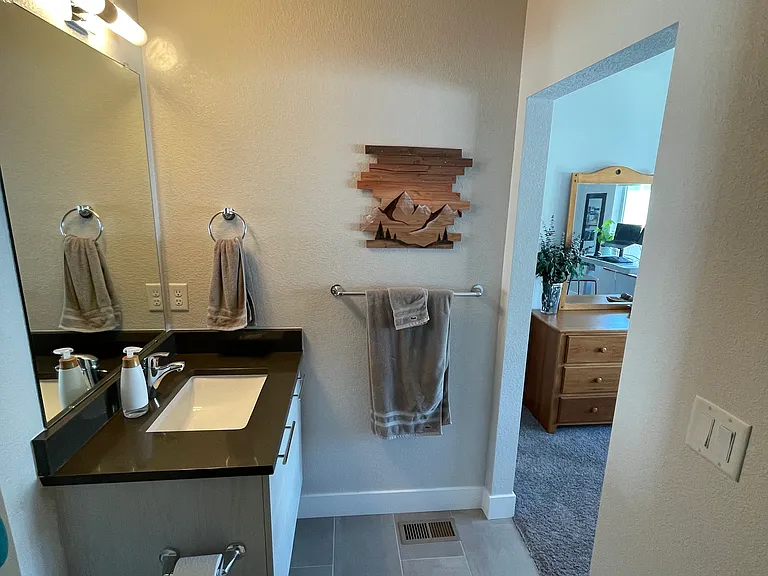 1023 Chase St — Photo 22