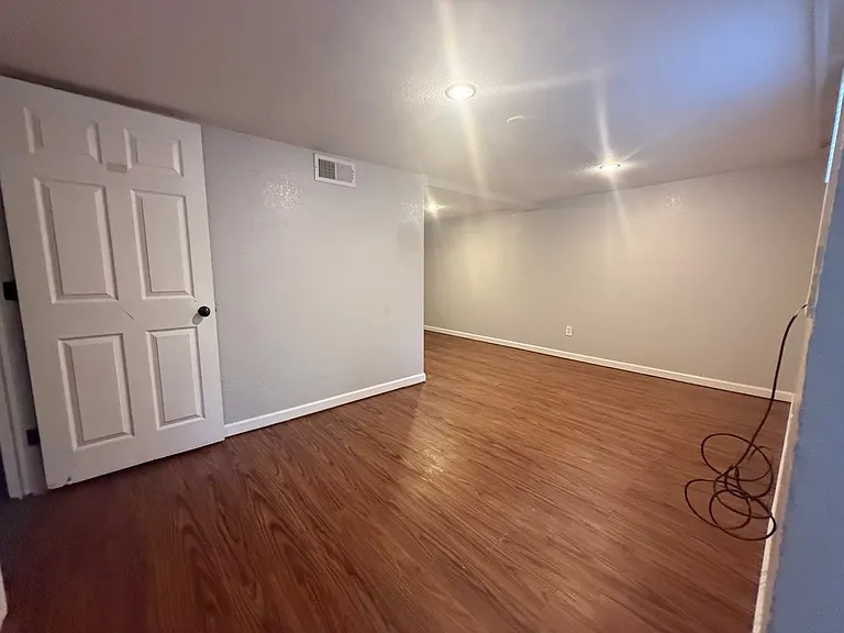 3046 N Milwaukee St — Photo 16