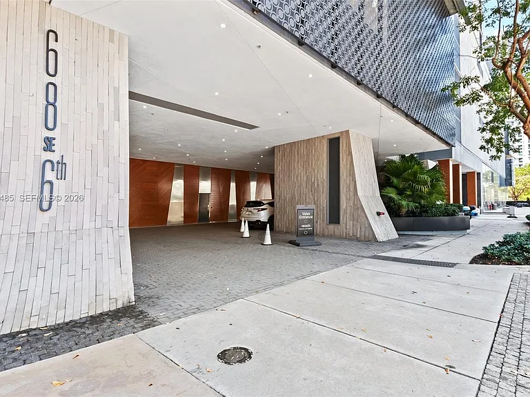 68 SE 6th St #1706 — Photo 29