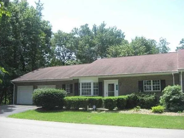 1071 Glade Dr, Kittanning, PA 16201