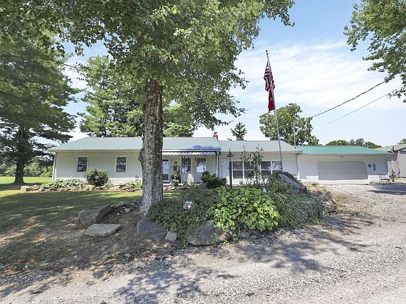 3rd image of 3601 Coolville Station Rd