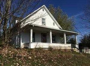 27 Hill St, Glouster, OH 45732