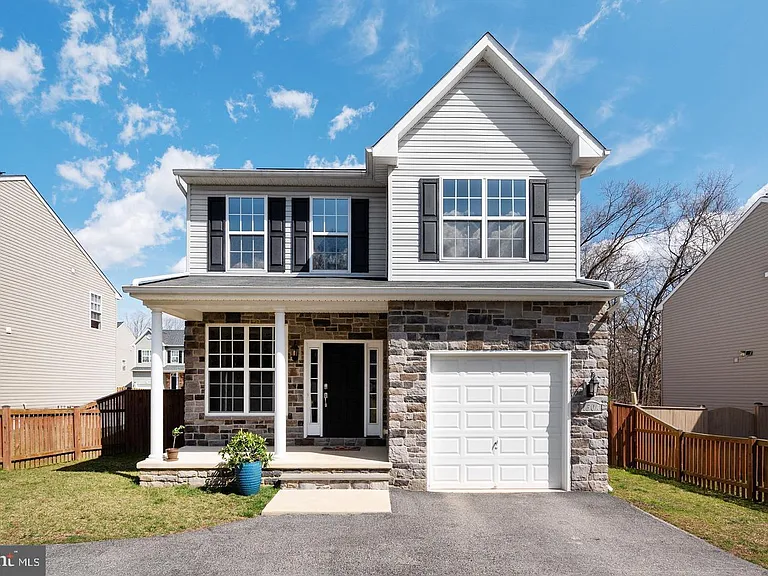 130 Pineview Ave #A — Photo 1