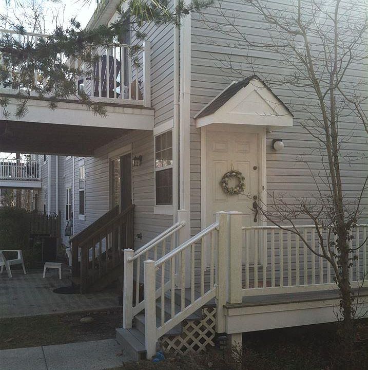 2nd image of 4949 Rosebay Pl