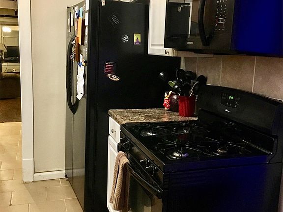 3rd image of 827 N 42nd St