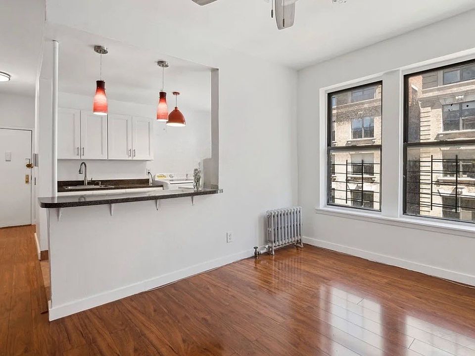 1st image of 320 W 111th St APT 16