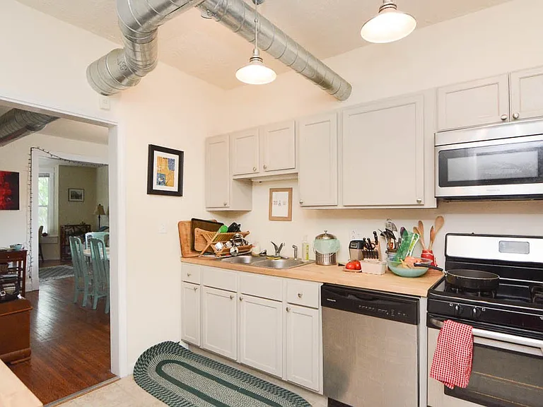 3520 N Lincoln Ave #1 — Photo 2