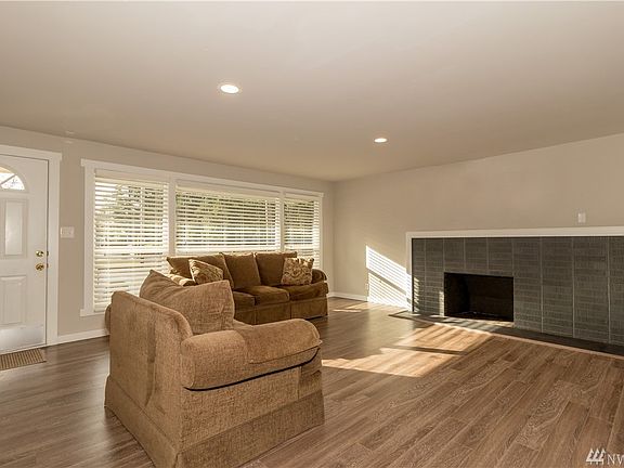 3rd image of 6811 Steilacoom Blvd SW