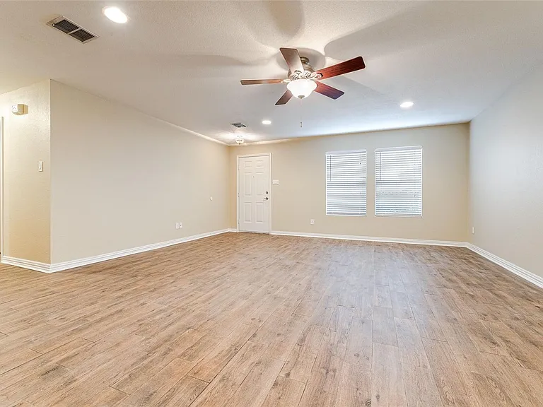 9013 Fremont Trl — Photo 6
