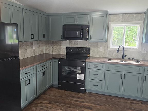 2nd image of 105 Poplar St