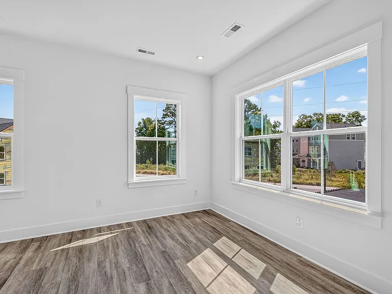 405 Oak Hammock Ct — Photo 29