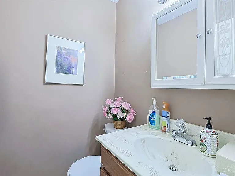 7519 Kingsgate Way — Photo 22