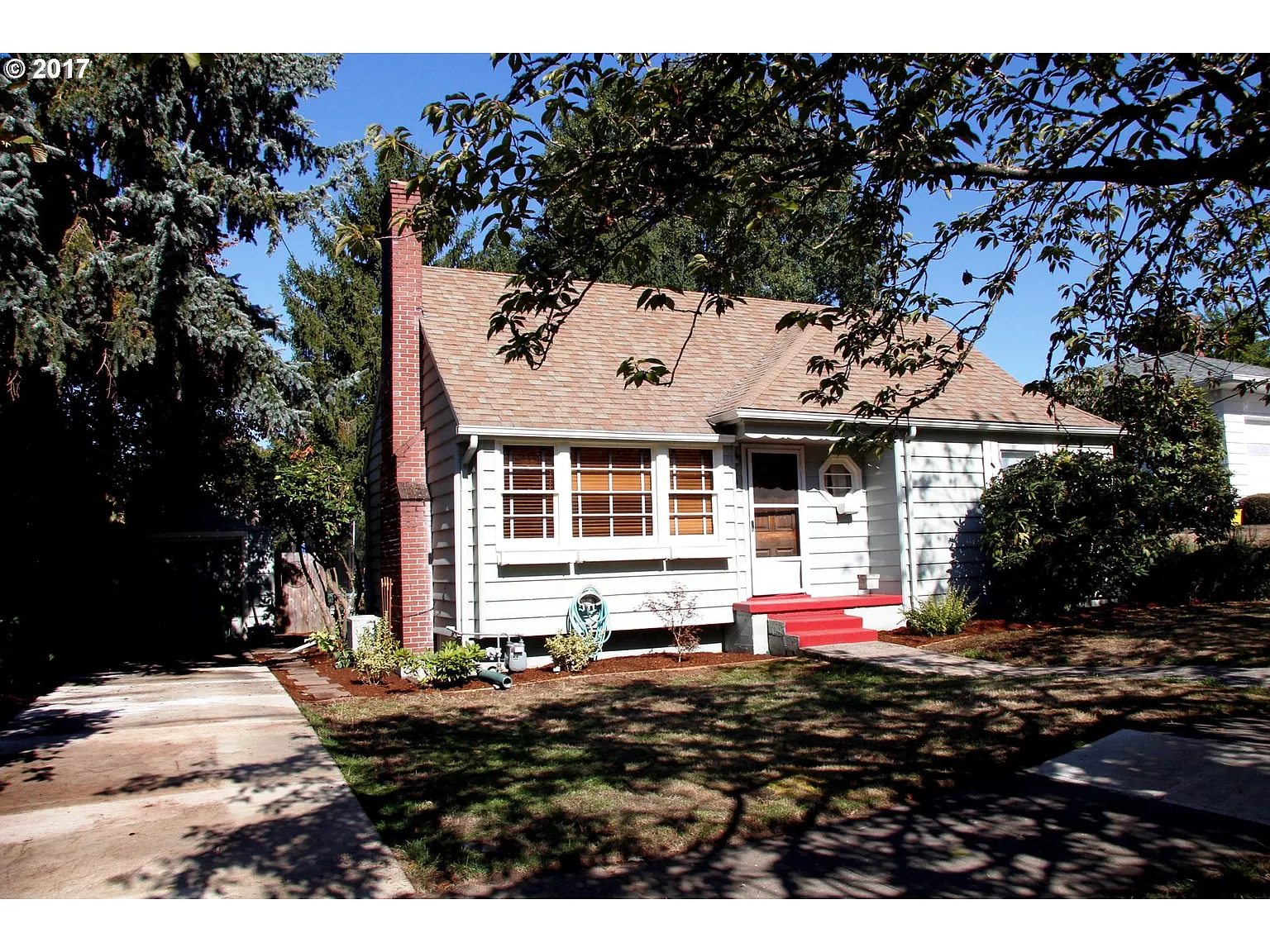 3515 SE Franklin St photo 1
