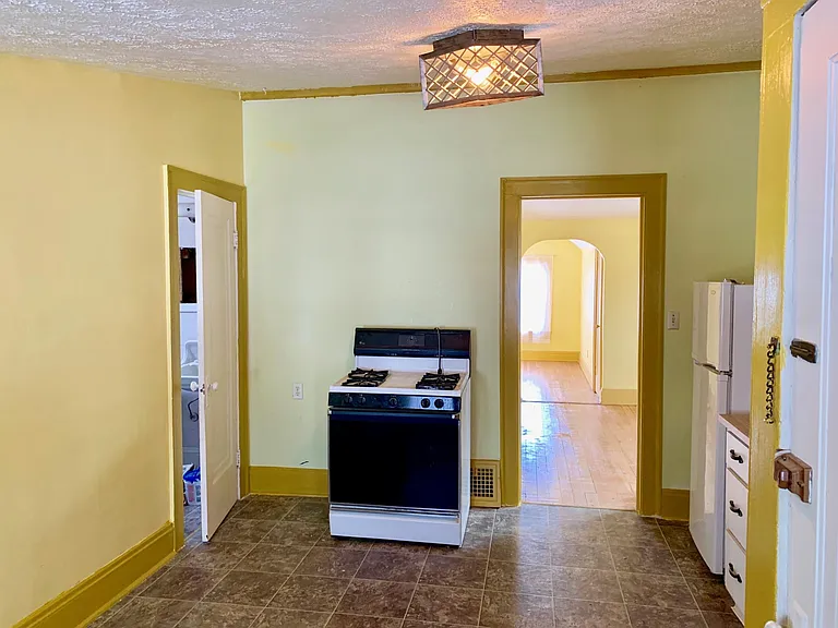9905 Greenview Ave #2 — Photo 7