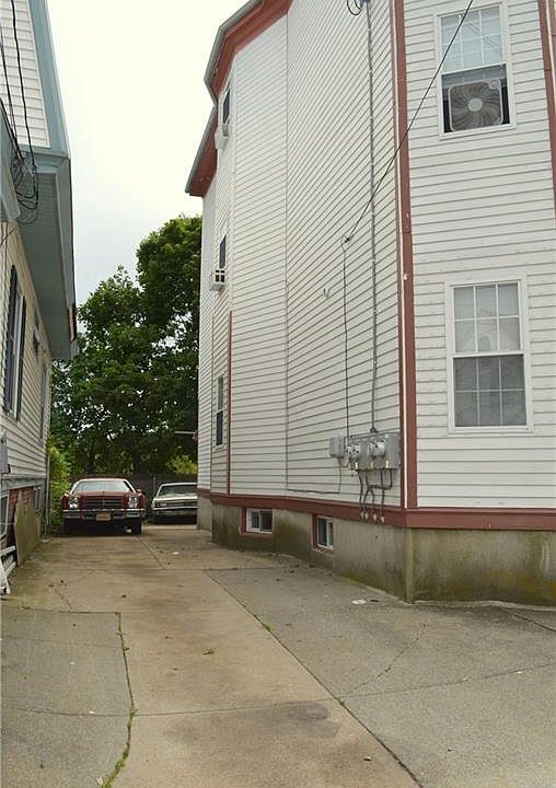 2nd image of 120 Ohio Ave