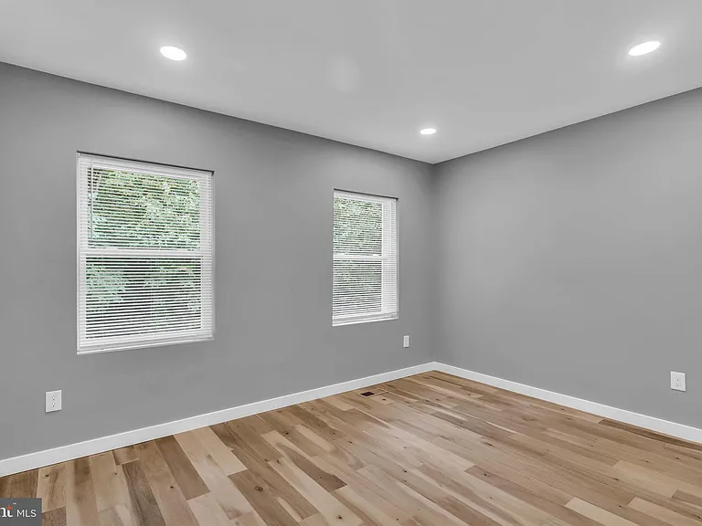 1505 W St SE #1 — Photo 18