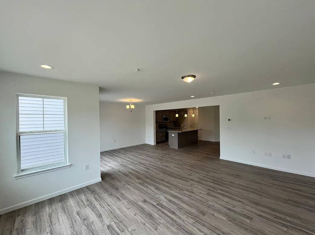 3 bed, 3.5 bath, 1853 sqft, $2,600 — Photo 4